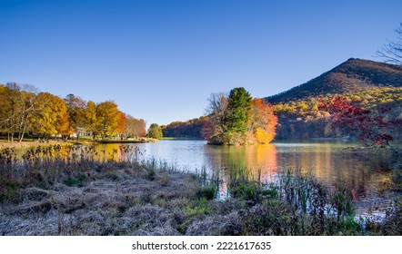 Peaks Of Otter Lake - Blue Ridge Parkway Virginia 