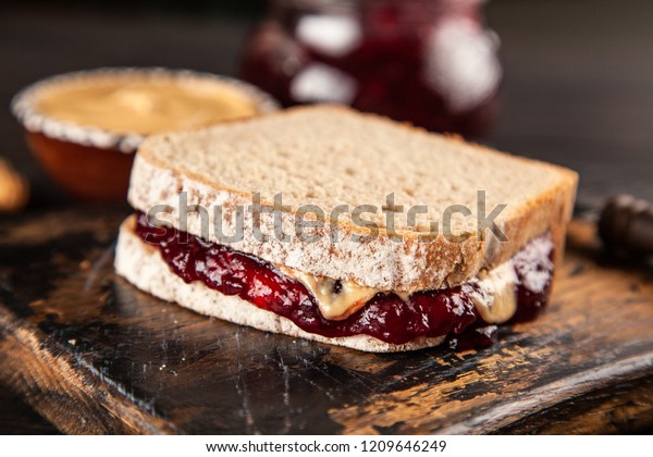 Peanut butter and jelly\
sandwich