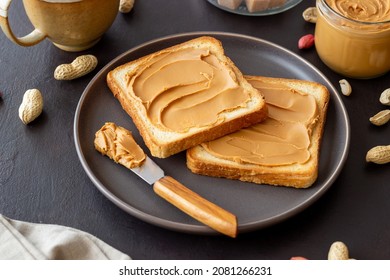 Peanut butter sandwich. Breakfast. Vegetarian food. American cuisine