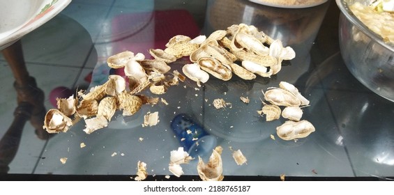 Peanut Skin, Turns Out To Have Many Health Benefits. Among Them Are Reducing The Risk Of Degenerative Diseases Such As Coronary Heart Disease, Type Two Diabetes, Cancer, Preventing Obesity In Children