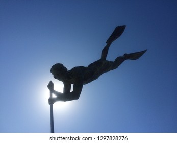 Pearl Diver Sculpture