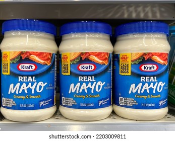 
Pearland, Texas, USA - February 19, 2022: Kraft Real Mayo 15 Fl Oz Jars On The Shelf In A Grocery Store.
