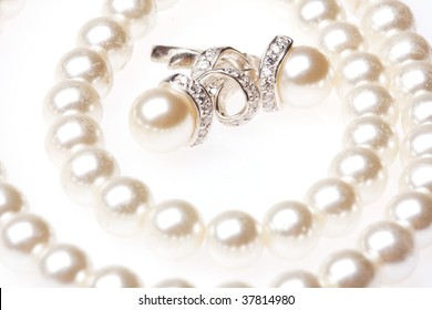Pearls on a white background - Shutterstock ID 37814980
