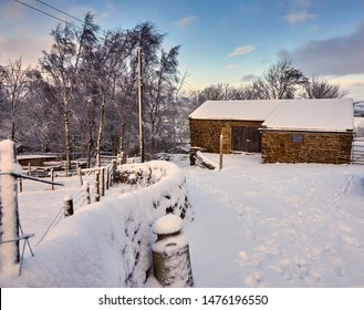 Imagenes Fotos De Stock Y Vectores Sobre Winter Cottage Uk