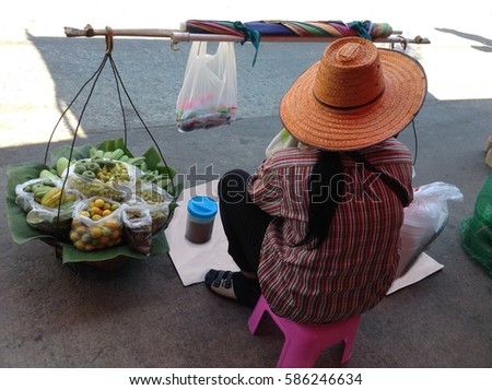 peddler of Spicy thai fruit salad