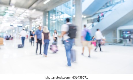 81,137 Crowded Station Images, Stock Photos & Vectors 