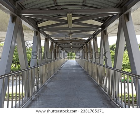 Pedestrian overpass or overpass for road safety