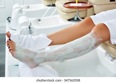 Pedicure Nourishing Moisturizer Mask Legs Cling Film Wrap Heat Effect In Nail Salon