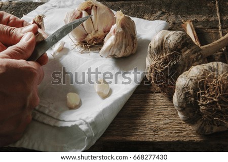 Peeling the garlic