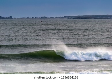 A Peeling Wave Generated By A Noreaster Along The Maine Coast