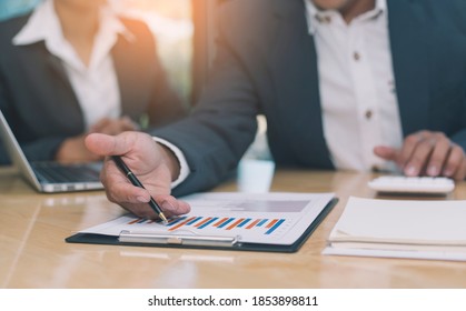 Peer Meetings Using Graphs To Summarize And Analyze Company Financial Statements And Long-term Returns. Ideas For Starting A Finance And Banking Business