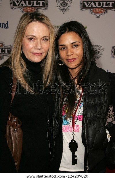 peggy lipton daughter kidada jones