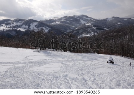 peisaj iarna 2021 Obarsia Closani Imagine de stoc © 