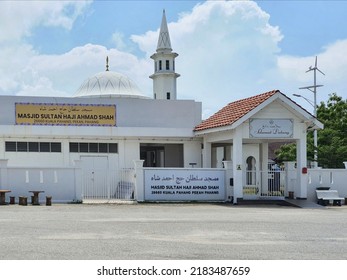 Pekan, Malaysia - 14th May 2022 : Image Of A Mosque Known As 