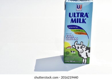 Pekanbaru, 29 July 2021 : Ultra Milk Milk With Original Pure Milk From Cows And Healthy For The Body