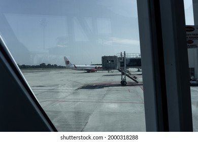 Pekanbaru, Indonesia - Jun 20, 2021 : Lion Air Plane Is Parked At The Airport