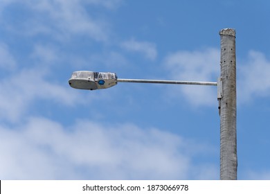 Pelican Favourite Spot, Light Pole