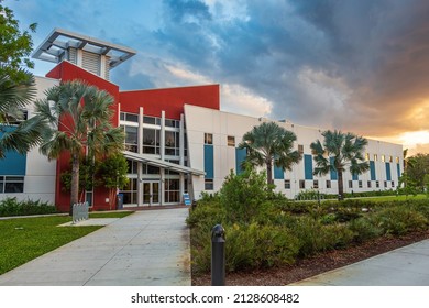 733 Pembroke Pines Images, Stock Photos & Vectors | Shutterstock