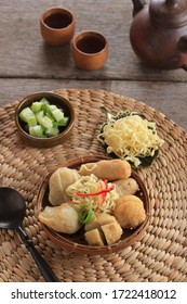 Pempek Palembang Fish Cake South Sumatera Stock Photo 1718216452 ...