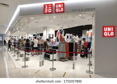 Uniqlo Logo Images Stock Photos Vectors Shutterstock