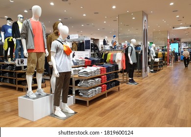 Queensbay mall Images, Stock Photos & Vectors | Shutterstock