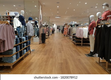 Queensbay mall Images, Stock Photos & Vectors | Shutterstock