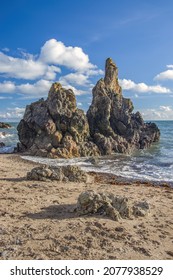 The Peninsula Of Howth Head, Seashore Of  Cliffs, Bays And Rocks Landscape, Dublin, Ireland