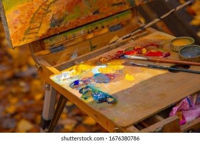 Penza Russia 0 9 10 2018 Artist Paints Autumn Landscape In A City Park