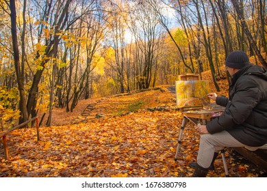 Penza Russia 0 9 10 2018 Artist Paints Autumn Landscape In A City Park