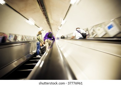 People commuting between subway stations