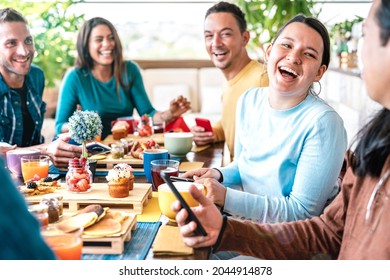 People Group Talking At Coffee Bar Restaurant - Friends Having Fun Together At Rooftop Cafeteria On Brunch Time - Life Style Concept With Happy Men And Women At Cafe Venue - Bright Vivid Filter 