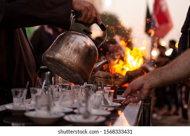 People Pour Iraqi Tea On The Way To Walk From Najaf To Karbala