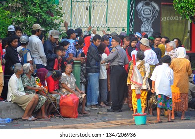 People Queued To Get Zakat In The House Of Haji Layung, The Old City Region, Semarang City, (Friday 11 July 2015).
