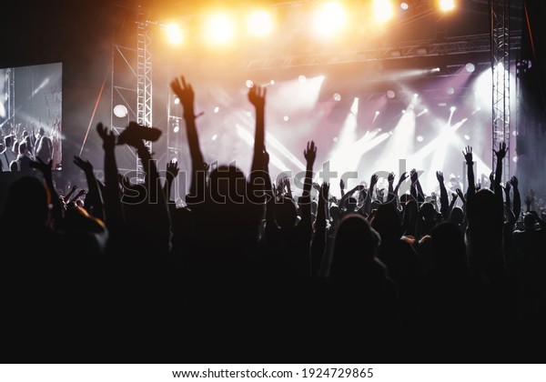 91,245 Concert Fans Images, Stock Photos & Vectors | Shutterstock