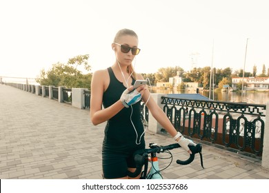 Fitness Woman Jumping Outdoor Urban Environment Stock Photo 1080117269 ...