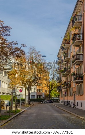 Similar – Foto Bild Person, die durch die gepflasterte Tunnelstraße geht.