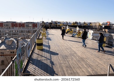 People Walking On The Roof In Open Air, Loft Project 