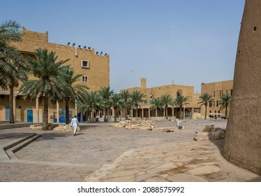 People Walking Outside The Masmak Fort (1867), A Clay And Mudbrick Fort In Riyadh, Saudi Arabia. It Played An Integral Role In The Unification Of Saudi Arabia And Was Converted Into A Museum In 1995