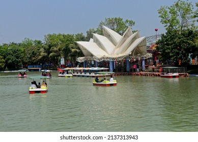 Peoples Enjoy A Ride At Dream Holiday Park In Narsingdi District Outskirts Of Dhaka, Bangladesh, On March 17, 2022 