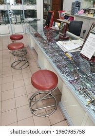 Perak,Malaysia. April 23, 2021: The Viewing Mirrors Stand Found On The Customer Sitting Front Glass Table At The NamYoung Optical Checkup Shop,Kampong Koh.