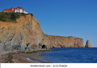 PERCE QUEBEC CANJADA 08 20 2012: Laval University International Summer House In Front The Perce Rock