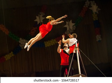 performance of aerialists in the circus