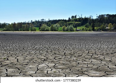 Period Of Drought, Environment Protection, Planet Earth Global Warming Problem, Lack Of Water, Mud In A Pond, Czech Republic, Europe, Desert Landscape, Hydrological, Natural Disaster, Balance,shortage