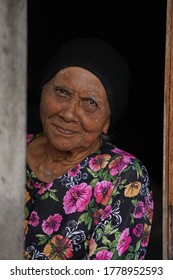 Perlis, Malaysia - July 17 2020 : Portrait Of Asian Muslim Woman. 