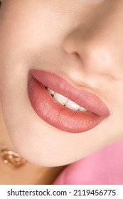 Permanent Lip Makeup Completes The Lip Makeup Procedure With A Close-up