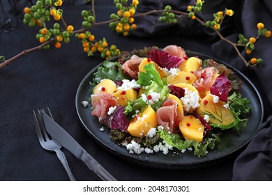 Persimmon And Prosciutto Ham Autumn Appetizer Salad For Halloween Or Thanksgiving.