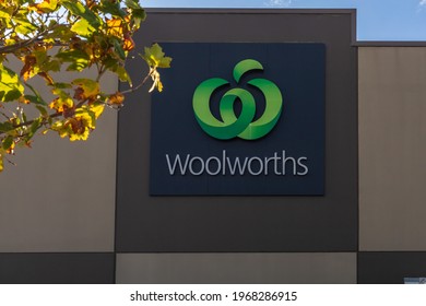 Perth, Australia - May 5, 2021: Woolworths Is Australia's Second Largest Retail Grocery Chain With Supermarkets In Most Suburbs And Larger Regional Towns.