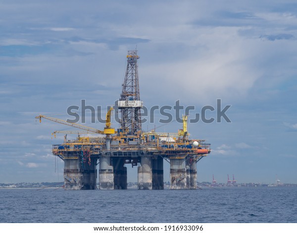Perth, WA, Australia - February 14th 2021:\
Giant Semisubmersible Drilling Rig \