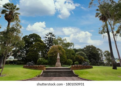 Perth, WA, Nov 2019: Statue Of Queen Victoria In Public City Park - Kings Park And Botanic Garden