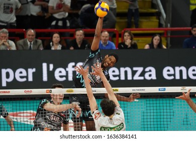 Wilfredo Leon Venero Images Stock Photos Vectors Shutterstock